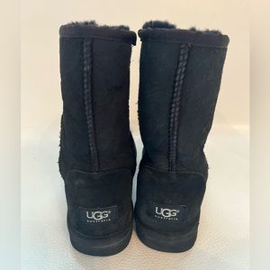 Uggs Women's Classic II Short Boots